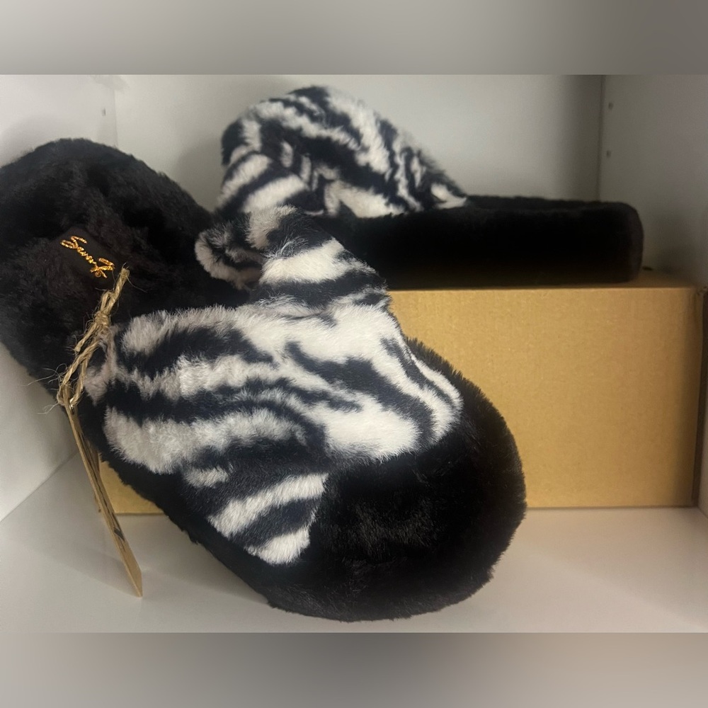 Seven7 zebra print Kiki fuzzy soft slippers